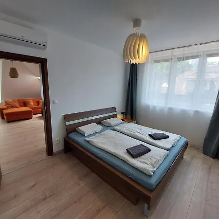 Apartment Utulny V 4 Bratislava