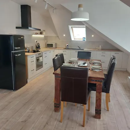 Utulny V 4 * Bratislava